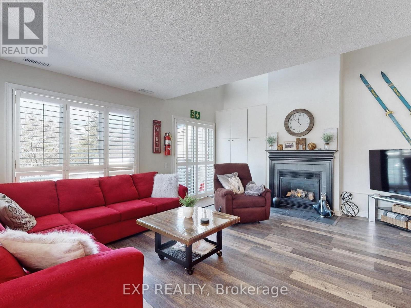 215 - 120 Fairway Court, Blue Mountains, Ontario  L9Y 0P8 - Photo 8 - X12068316