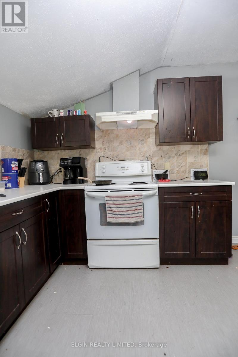 67-69 Elizabeth Street, St. Thomas, Ontario  N5R 2X3 - Photo 33 - X12068403