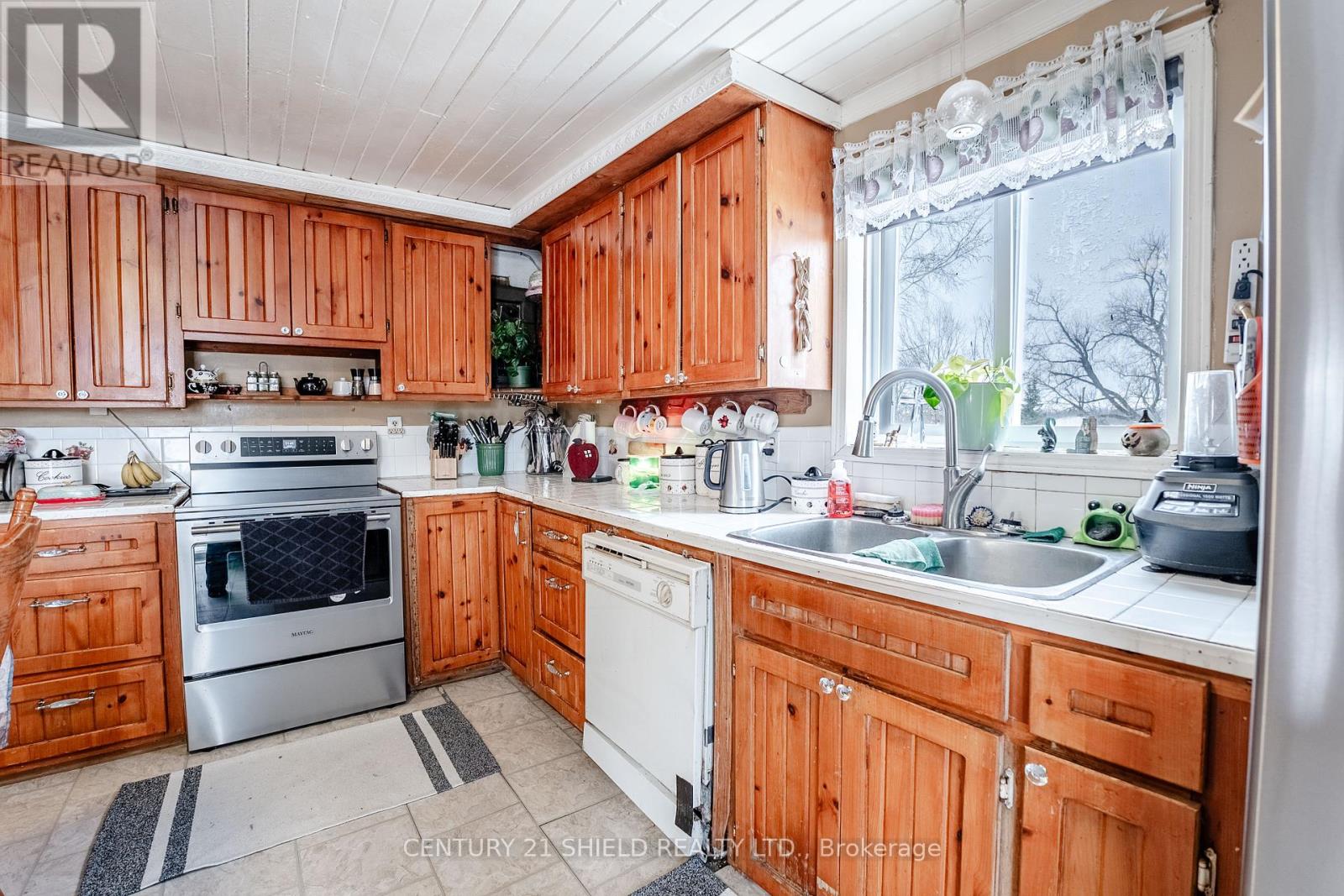 16615 Duff's Corners Road, North Stormont, Ontario  K0C 1V0 - Photo 12 - X12068346