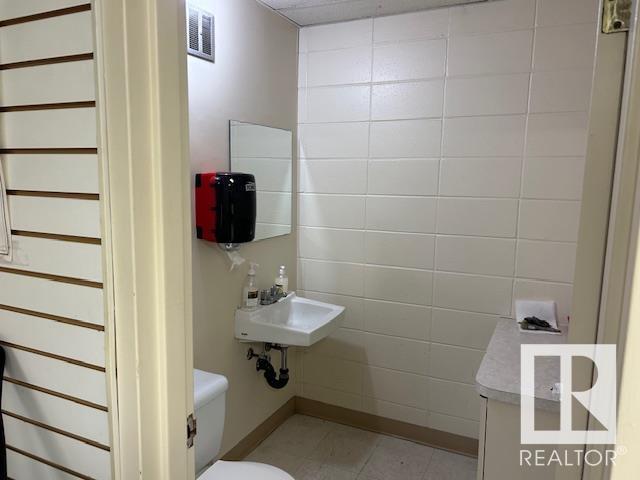 9136 Yellowhead Tr Nw, Edmonton, Alberta  T5B 1G2 - Photo 26 - E4429608