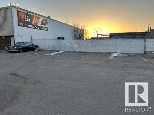 9136 Yellowhead Tr Nw, Edmonton, Alberta  T5B 1G2 - Photo 3 - E4429608