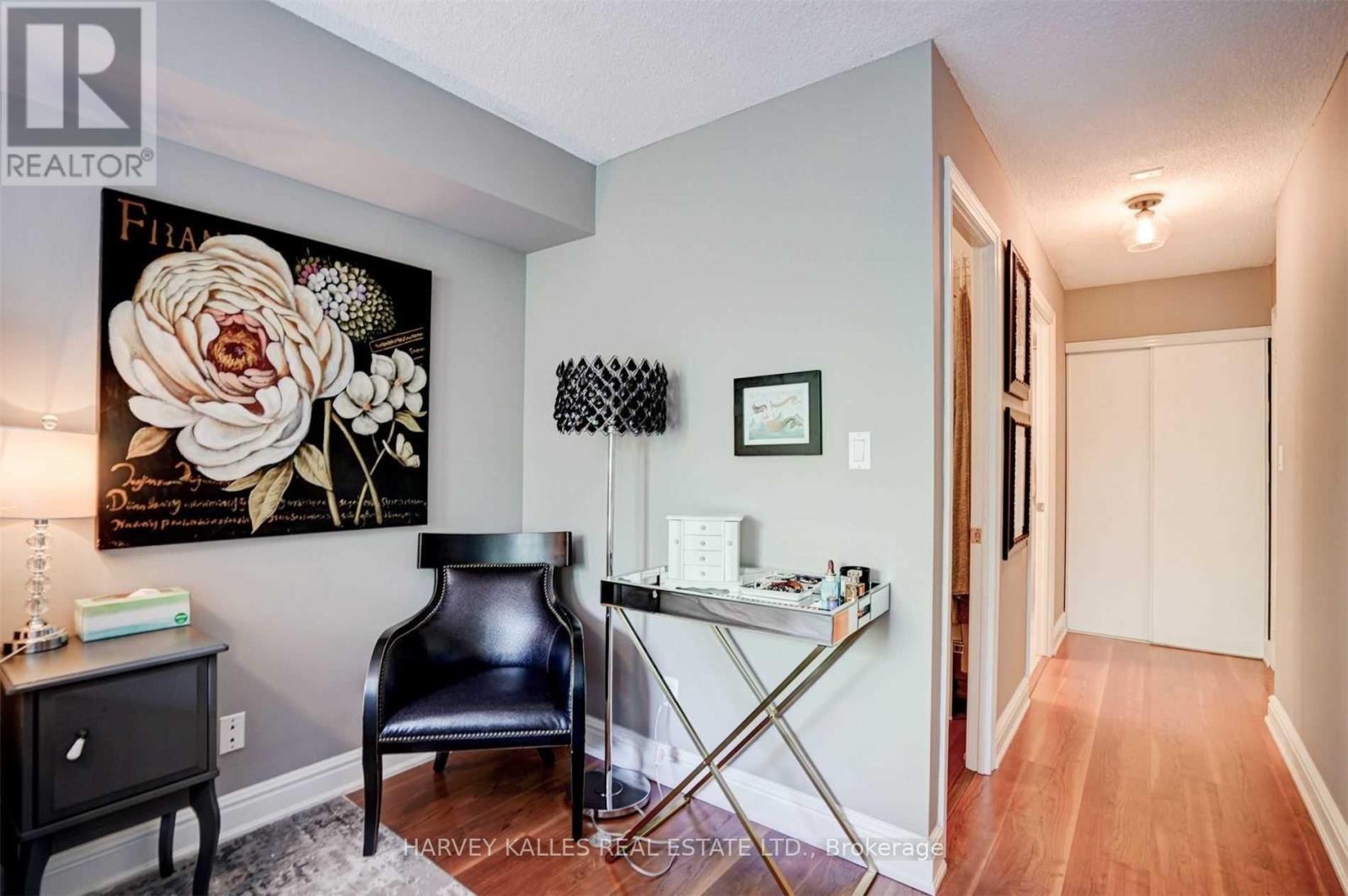 210 - 260 Merton Street, Toronto, Ontario  M4S 3G2 - Photo 17 - C12068367