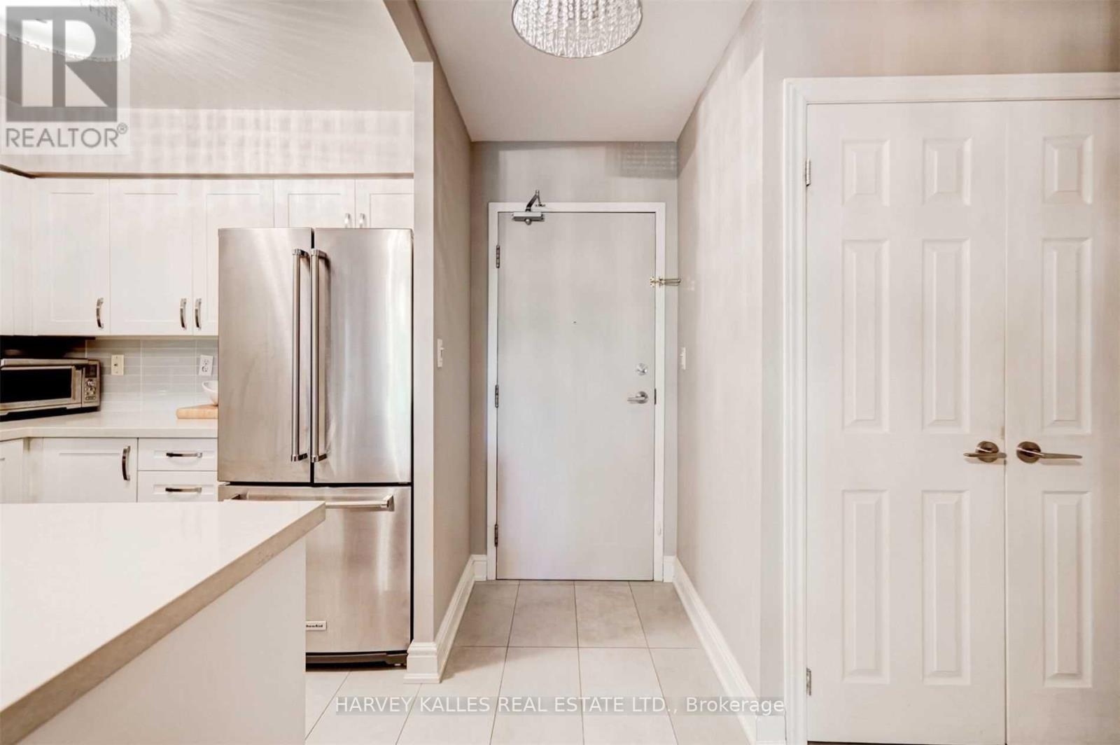 210 - 260 Merton Street, Toronto, Ontario  M4S 3G2 - Photo 4 - C12068367