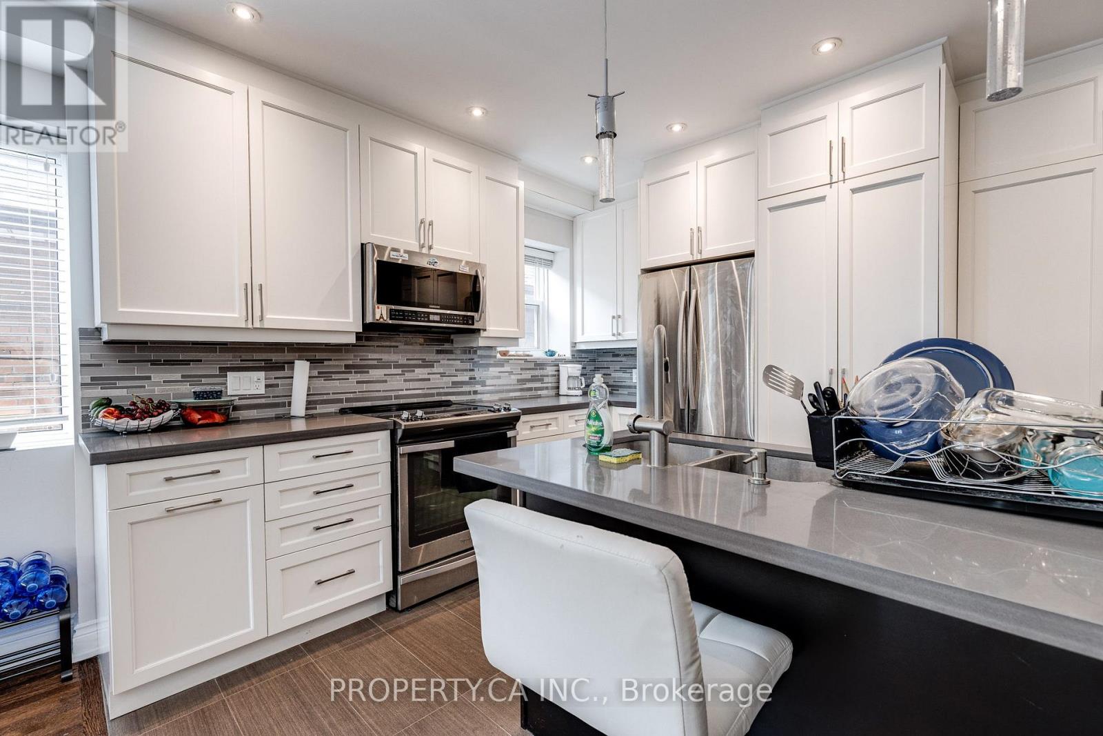 2 - 963 Avenue Road, Toronto, Ontario  M5P 2K9 - Photo 11 - C12068404