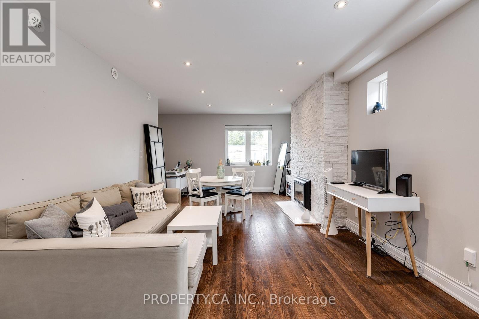 2 - 963 Avenue Road, Toronto, Ontario  M5P 2K9 - Photo 3 - C12068404