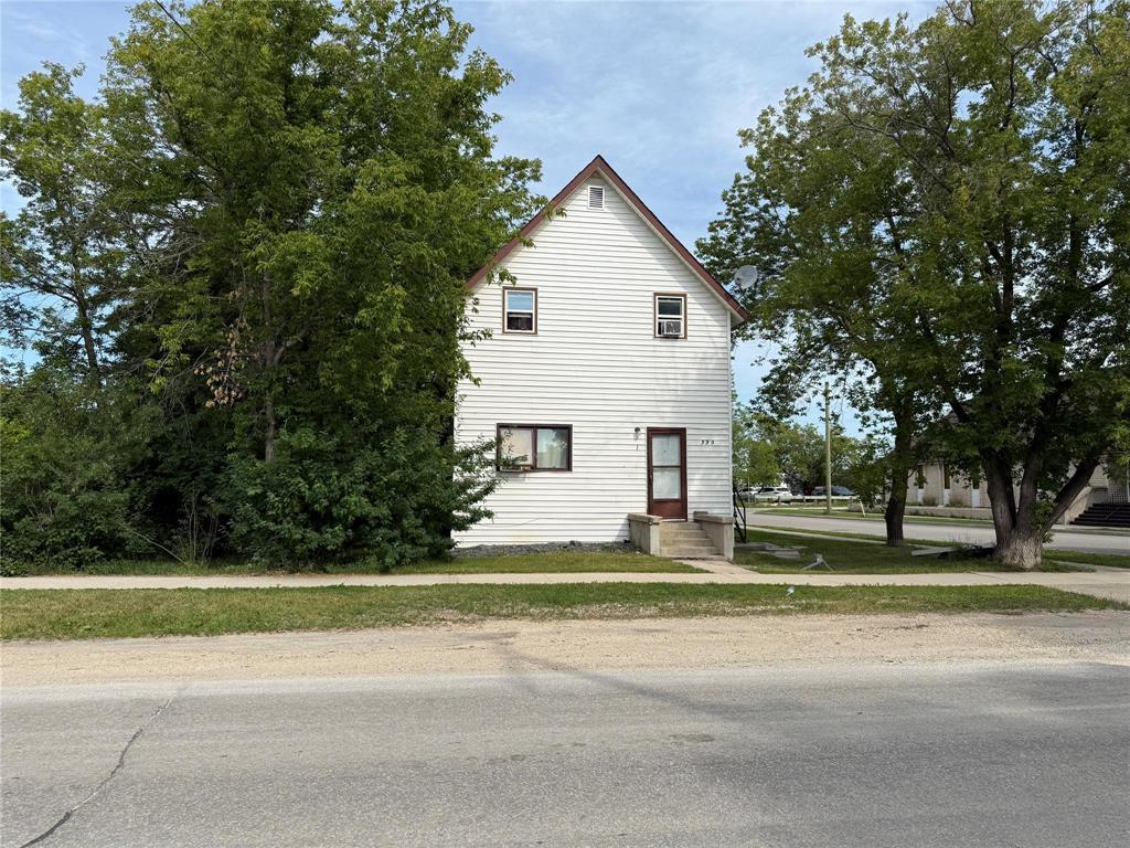 339 Eveline Street, Selkirk, Manitoba  R1A 1M9 - Photo 2 - 202505921