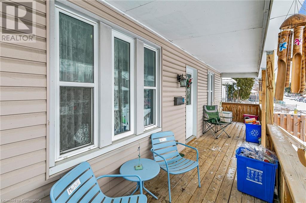 Property at 824 CATARAQUI Street image 2