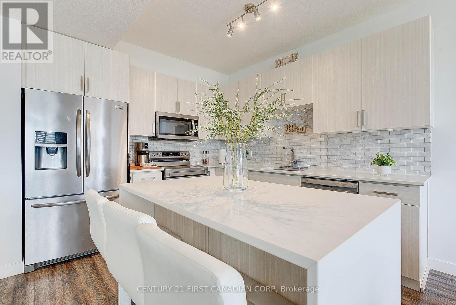 Photo 9 of 38 for 74 - 3380 Singleton Avenue