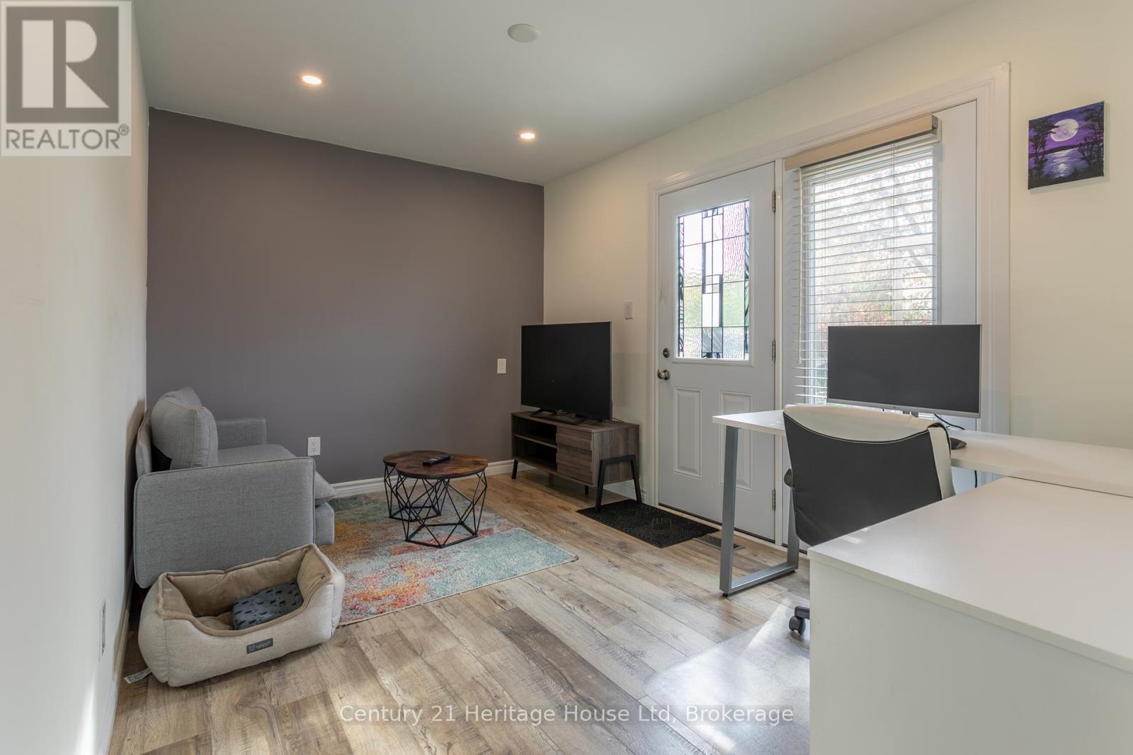 28 Anderson Street, Woodstock, Ontario  N4S 8X1 - Photo 10 - X12068487