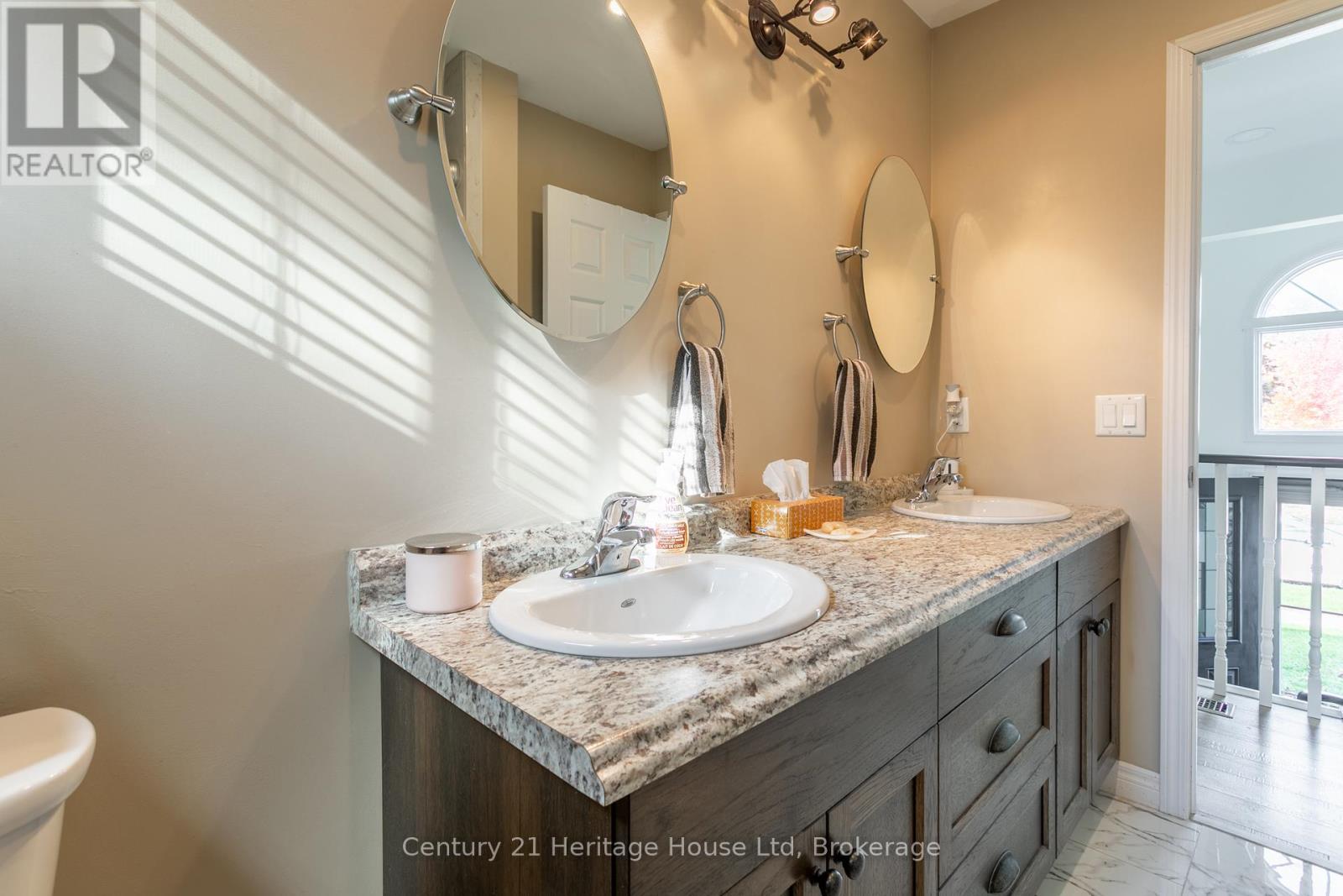 28 Anderson Street, Woodstock, Ontario  N4S 8X1 - Photo 14 - X12068487