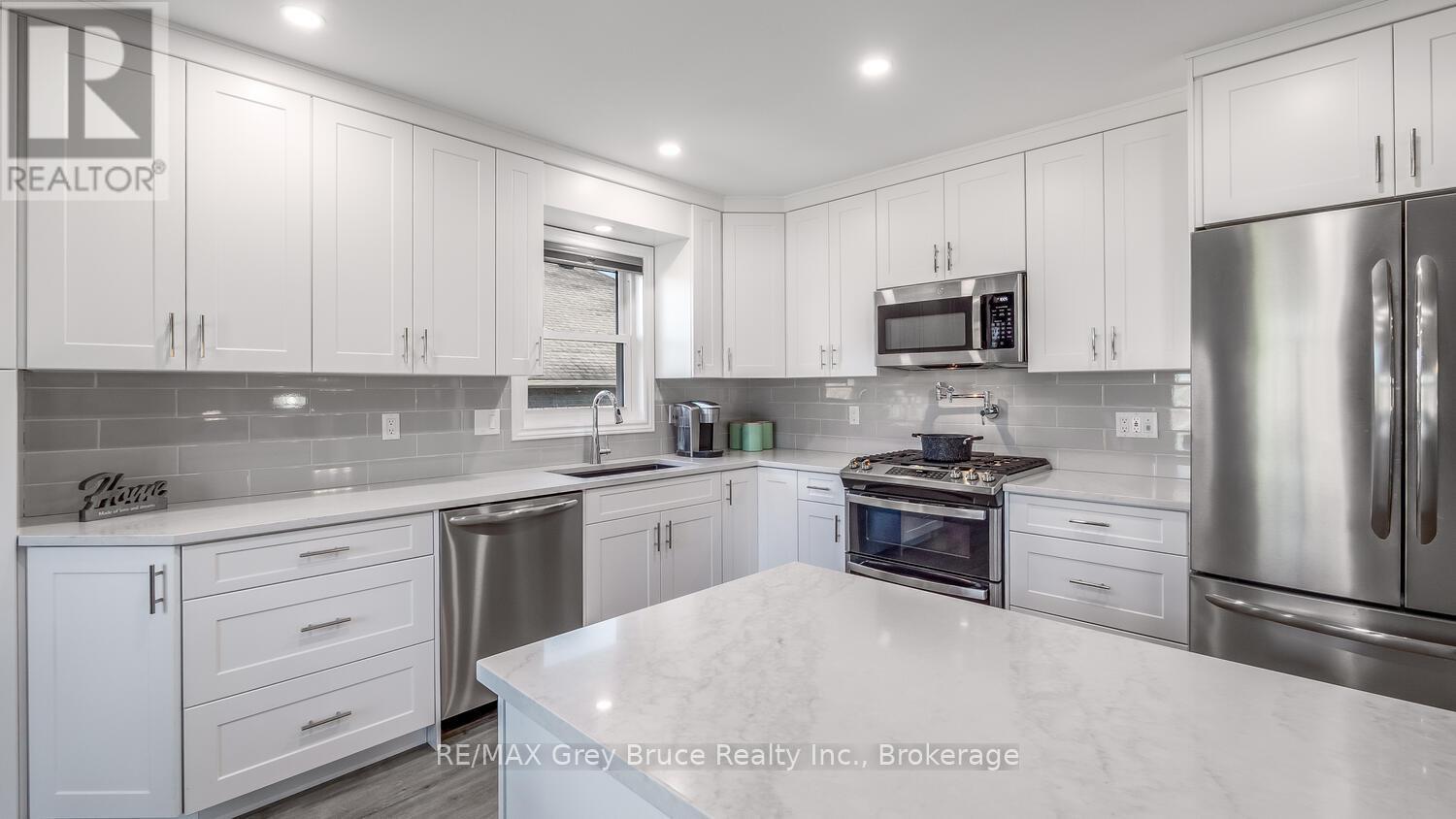 18 Walker Way, South Bruce Peninsula, Ontario  N0H 2G0 - Photo 12 - X12068489