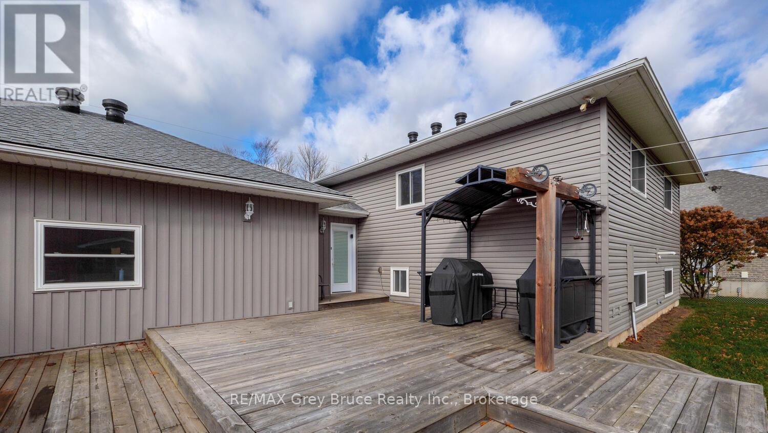 18 Walker Way, South Bruce Peninsula, Ontario  N0H 2G0 - Photo 30 - X12068489