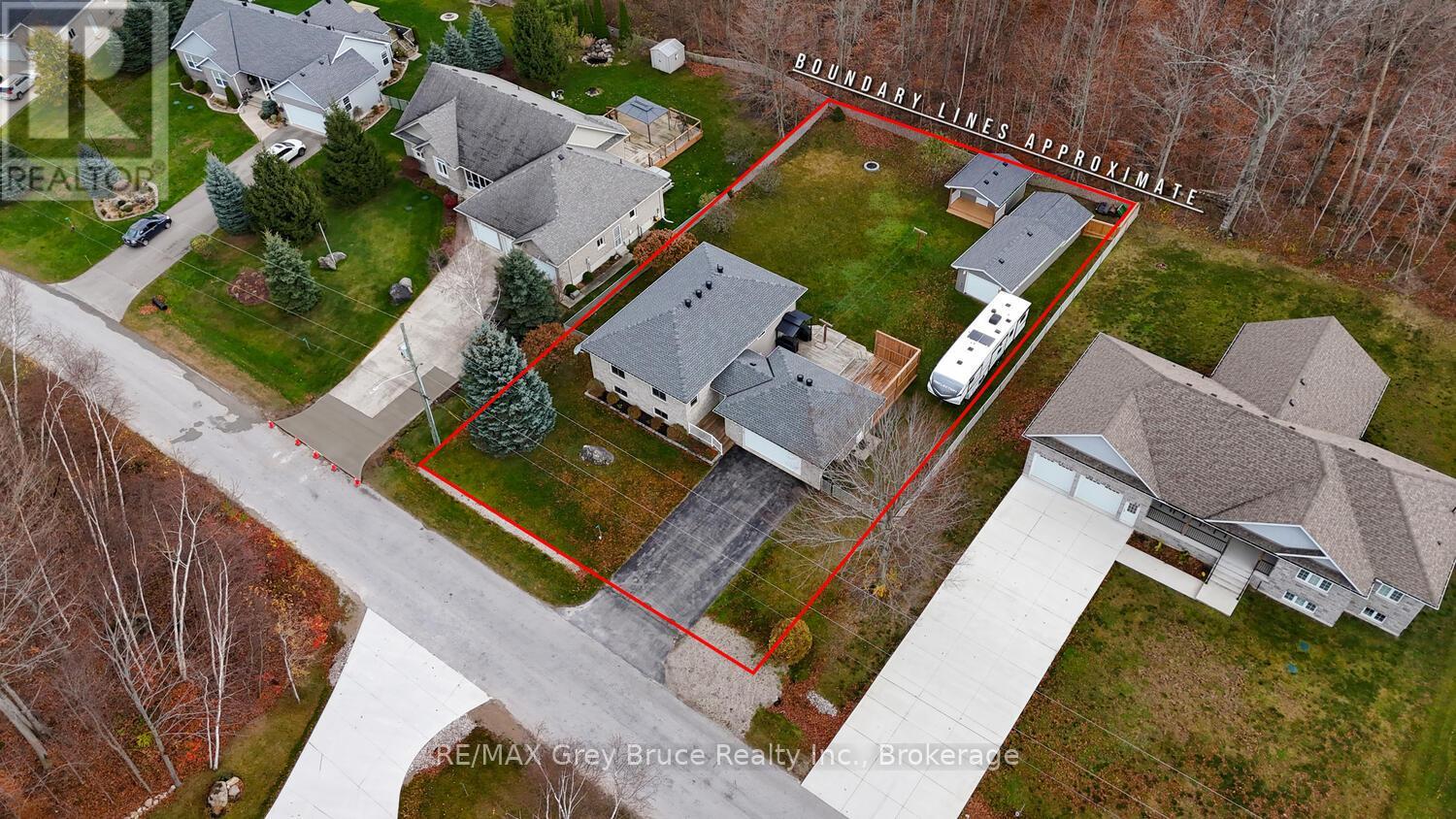 18 Walker Way, South Bruce Peninsula, Ontario  N0H 2G0 - Photo 4 - X12068489