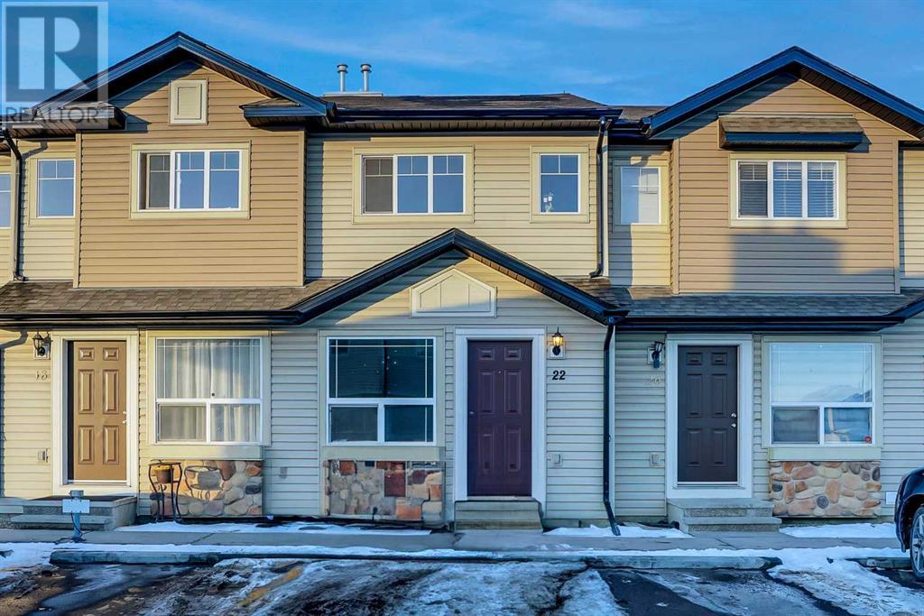 Property at 22 Saddlebrook Point NE image 1