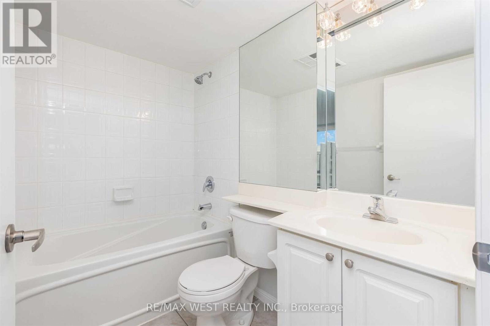 420 - 1000 King Street W, Toronto, Ontario  M6K 3N1 - Photo 5 - C12068480