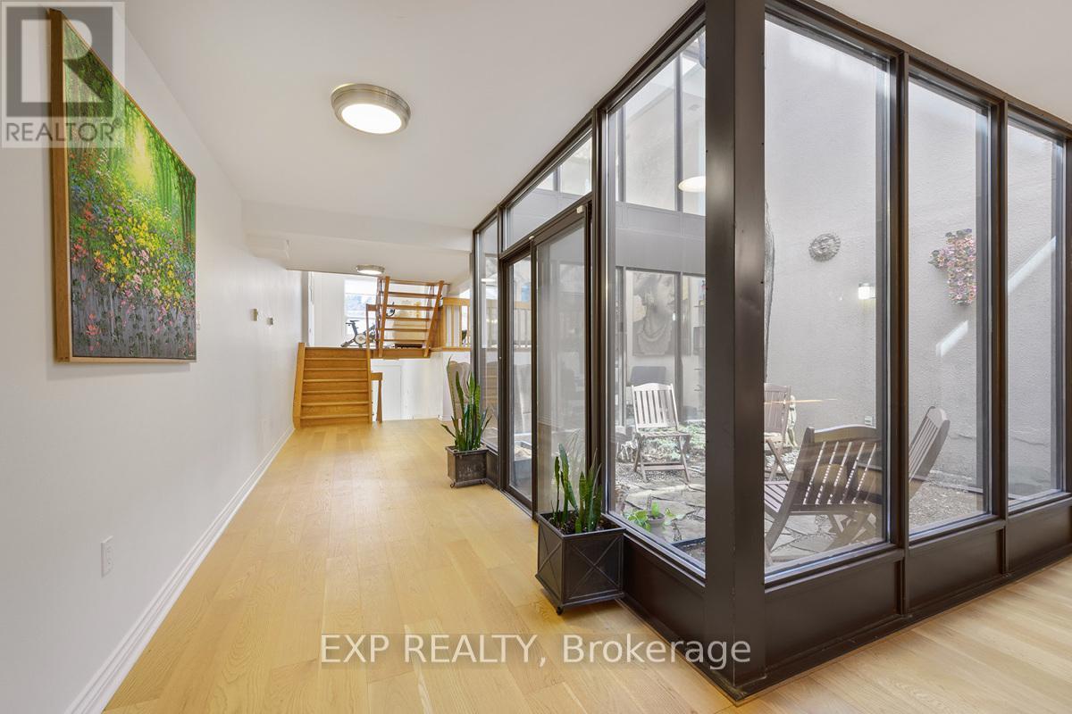 72 Granby Street, Toronto, Ontario  M5B 2J5 - Photo 10 - C12068579