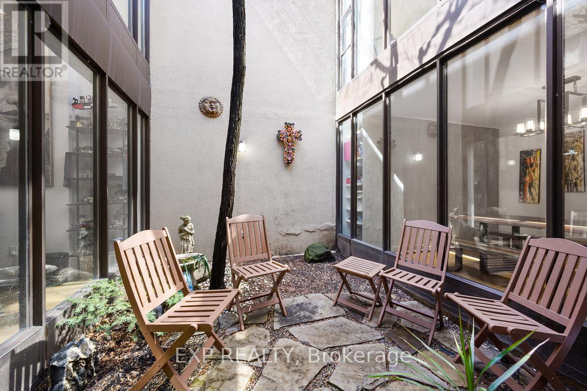 72 Granby Street, Toronto, Ontario  M5B 2J5 - Photo 12 - C12068579