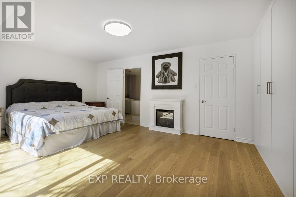 72 Granby Street, Toronto, Ontario  M5B 2J5 - Photo 19 - C12068579
