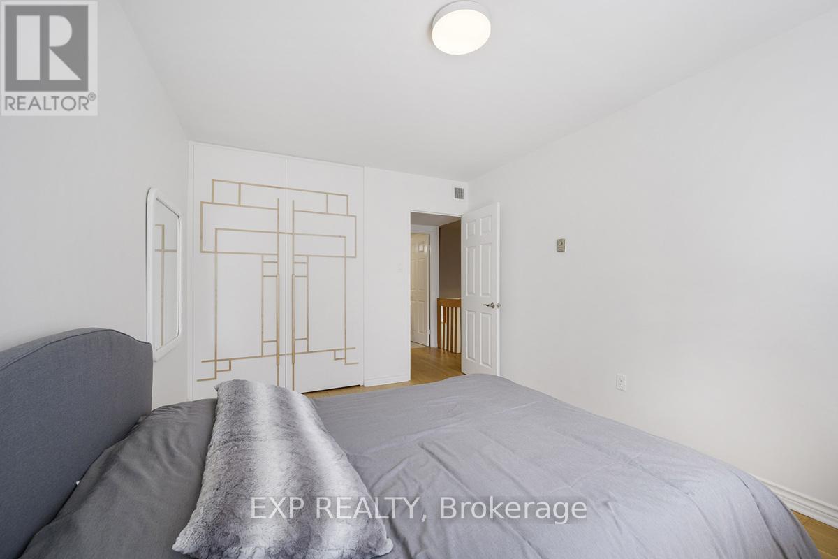 72 Granby Street, Toronto, Ontario  M5B 2J5 - Photo 24 - C12068579