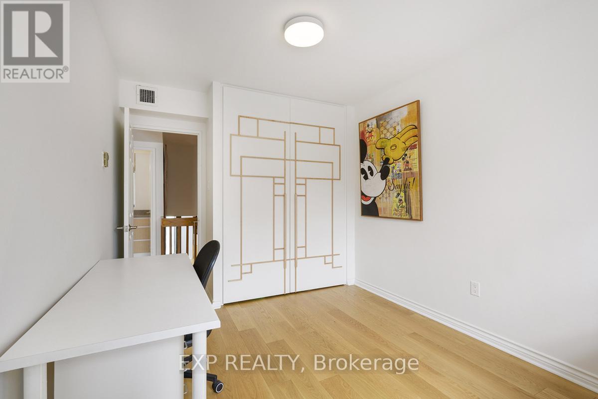 72 Granby Street, Toronto, Ontario  M5B 2J5 - Photo 26 - C12068579