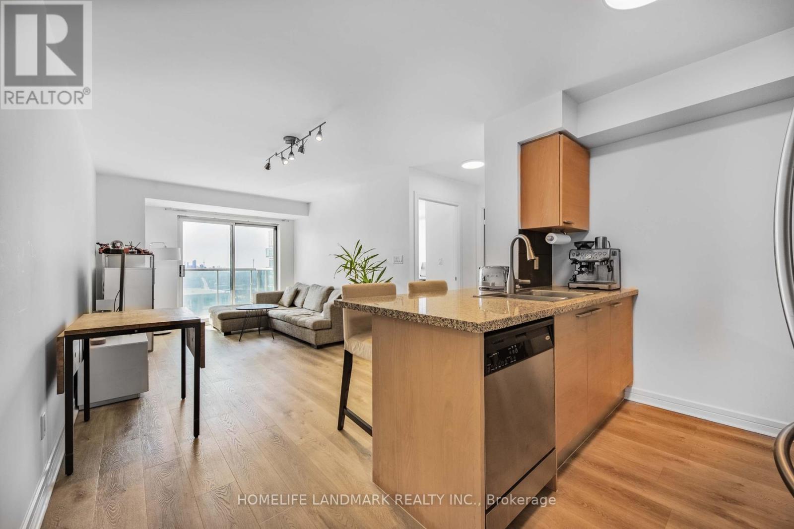 Lph04 - 16 Harrison Garden Boulevard, Toronto (Willowdale East), Ontario  M2N 7J6 - Photo 5 - C12068599