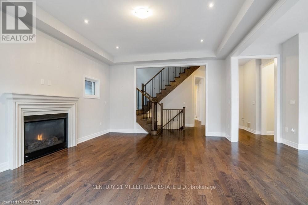 211 Magnolia Crescent, Oakville, Ontario  L6M 4M1 - Photo 8 - W12068495