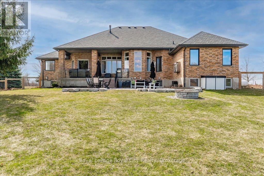 4663 Wellington 35 Road, Puslinch, Ontario  N1H 6J3 - Photo 39 - X12067129