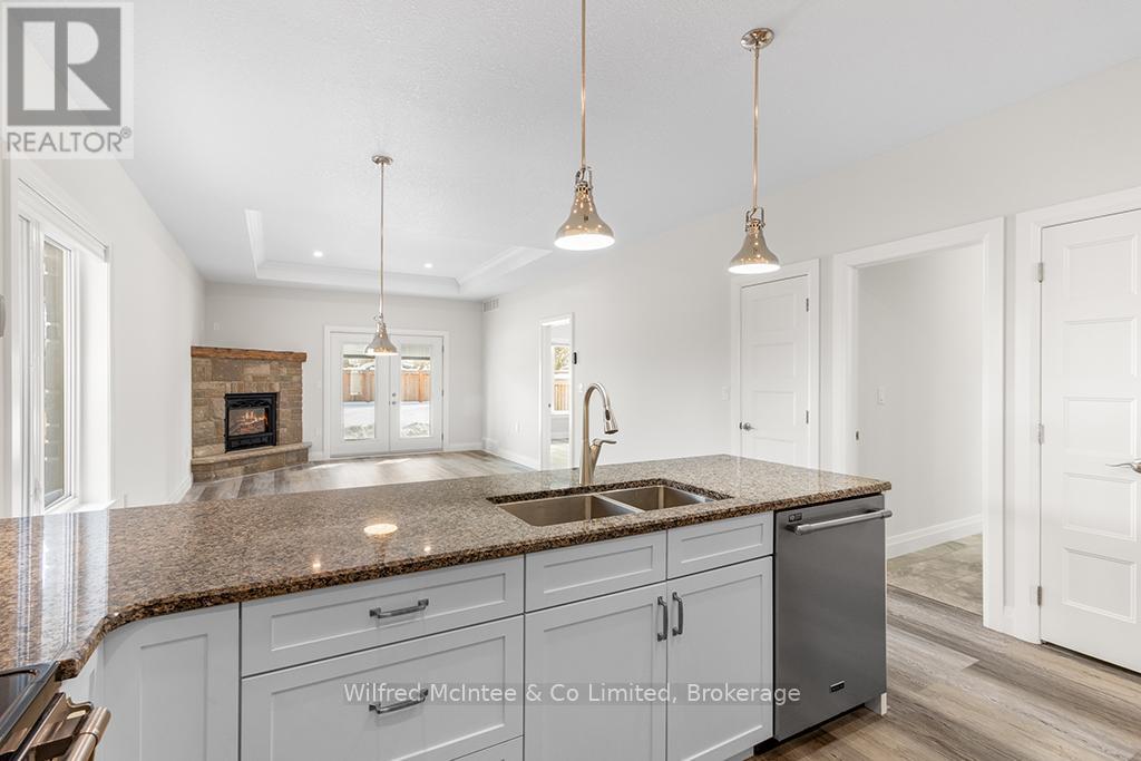 553 Hilker Street, Saugeen Shores, Ontario  N0H 2C4 - Photo 18 - X12067920