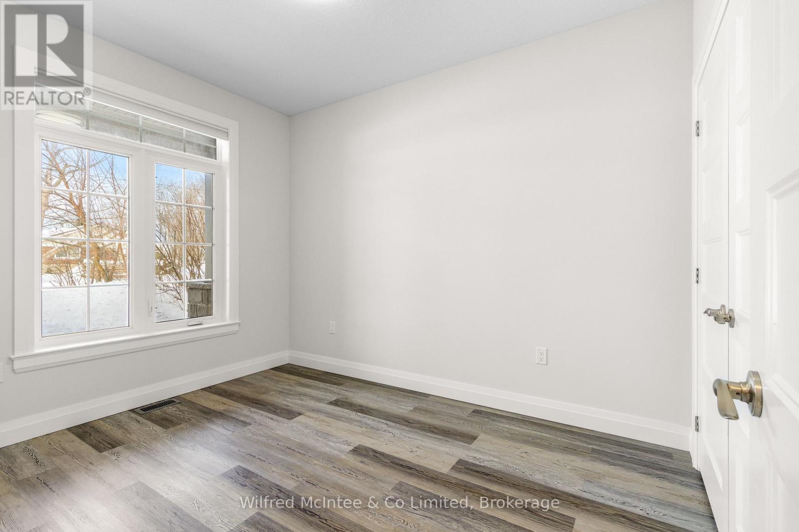 553 Hilker Street, Saugeen Shores, Ontario  N0H 2C4 - Photo 29 - X12067920