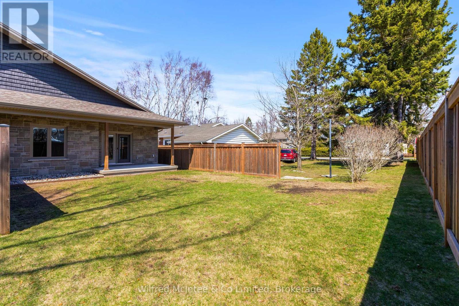 553 Hilker Street, Saugeen Shores, Ontario  N0H 2C4 - Photo 8 - X12067920