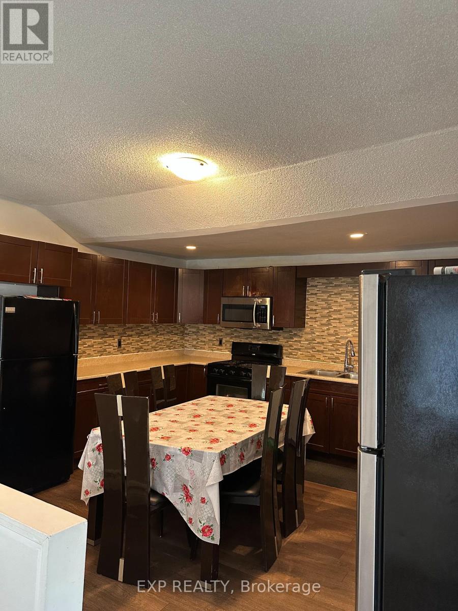 21 Oak Avenue, Hamilton, Ontario  L8L 5M7 - Photo 8 - X12068453