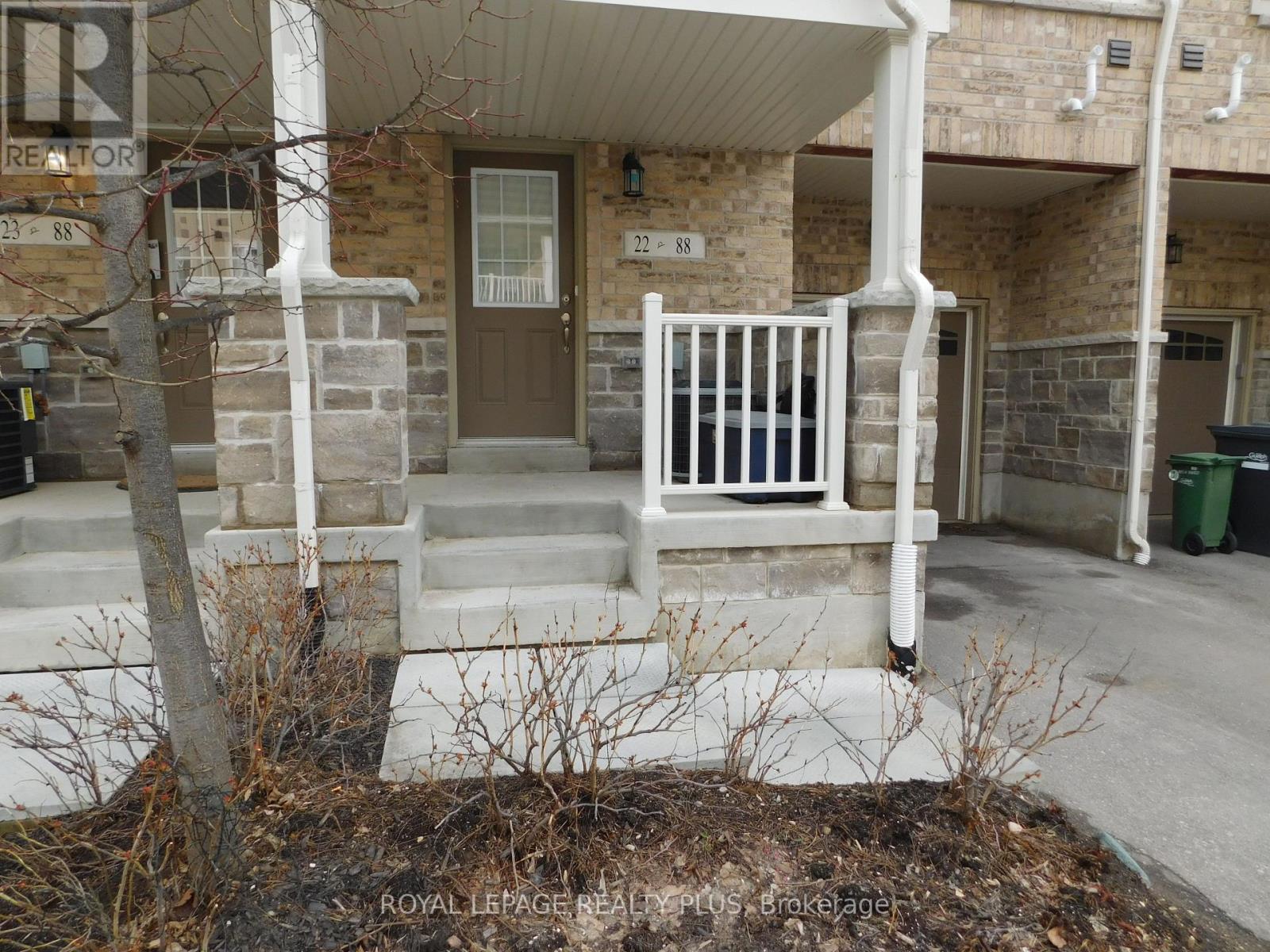 Property at 22 - 88 DECORSO DRIVE image 4