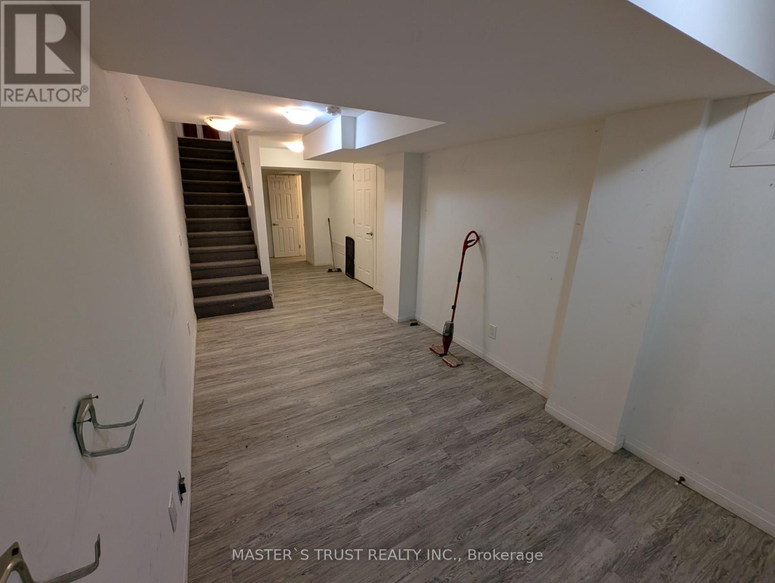 358 John Street N, Hamilton, Ontario  L8L 4R1 - Photo 8 - X12068595