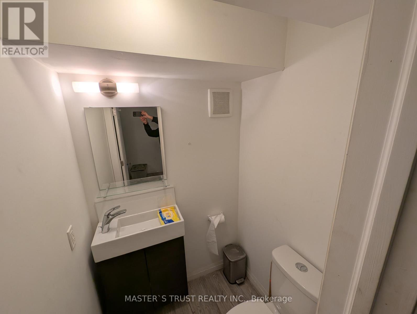 358 John Street N, Hamilton, Ontario  L8L 4R1 - Photo 9 - X12068595