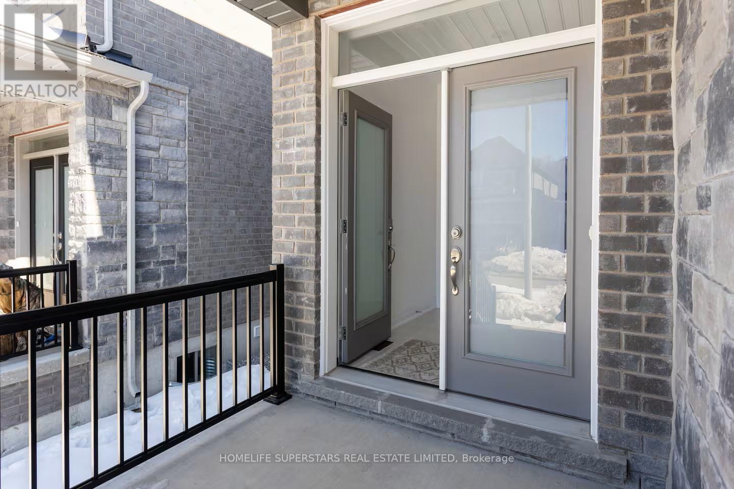 Property at 20 PADDINGTON GROVE E image 2
