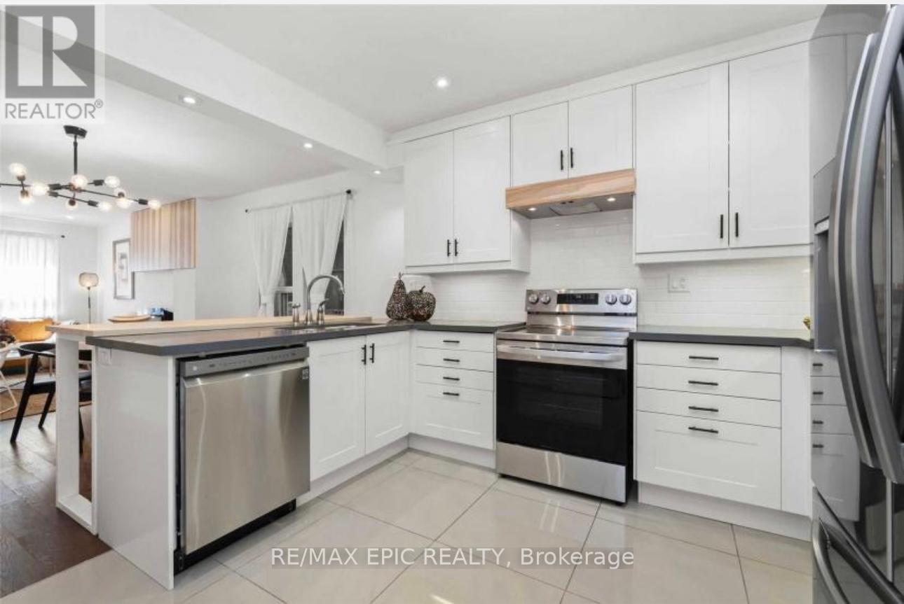 583 Old Weston Road, Toronto, Ontario  M6N 3B2 - Photo 11 - W12068577