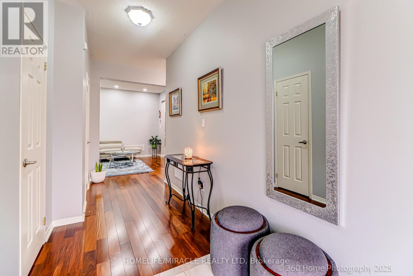 Property at 652 LOTT CRESCENT image 3