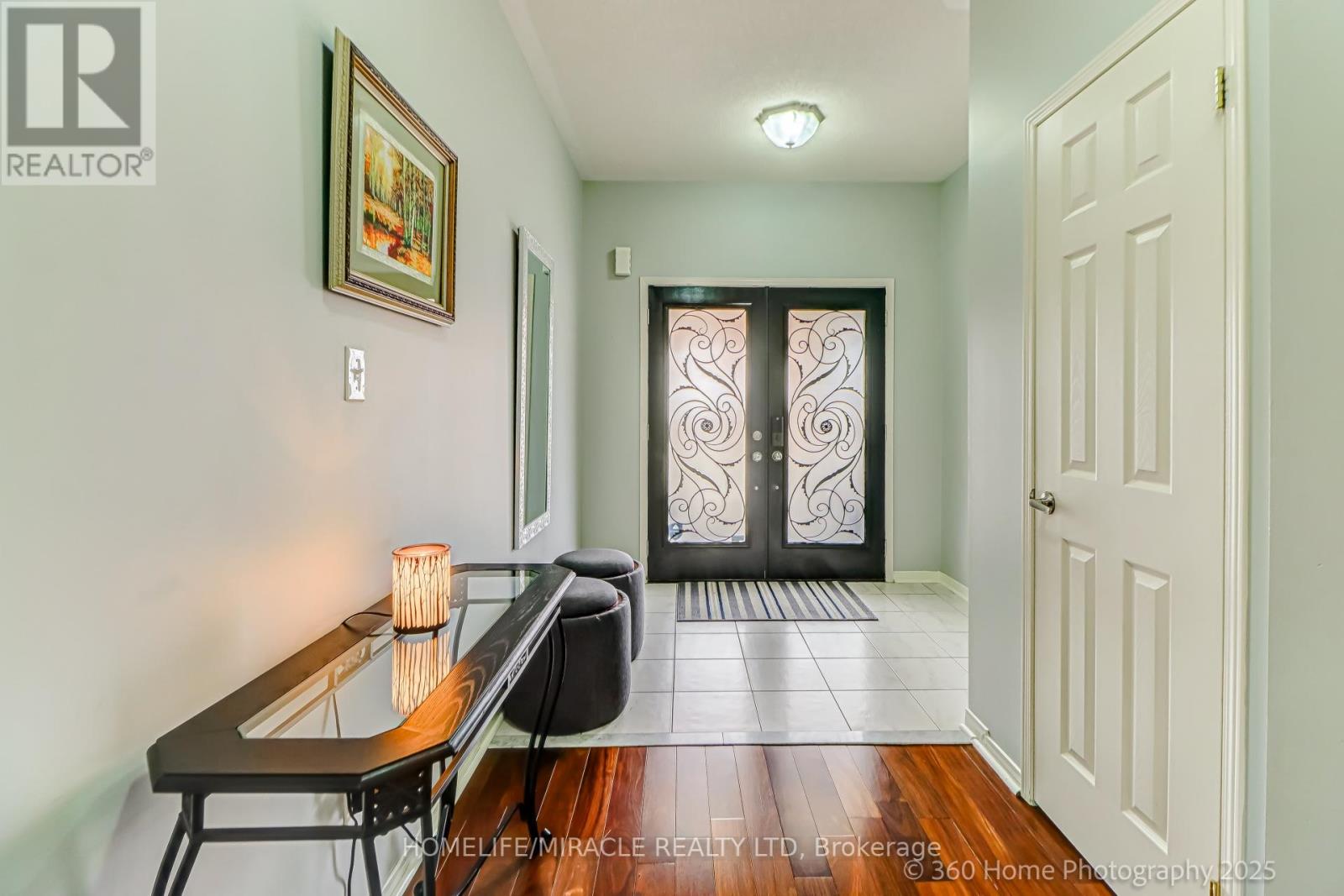 Property at 652 LOTT CRESCENT image 4