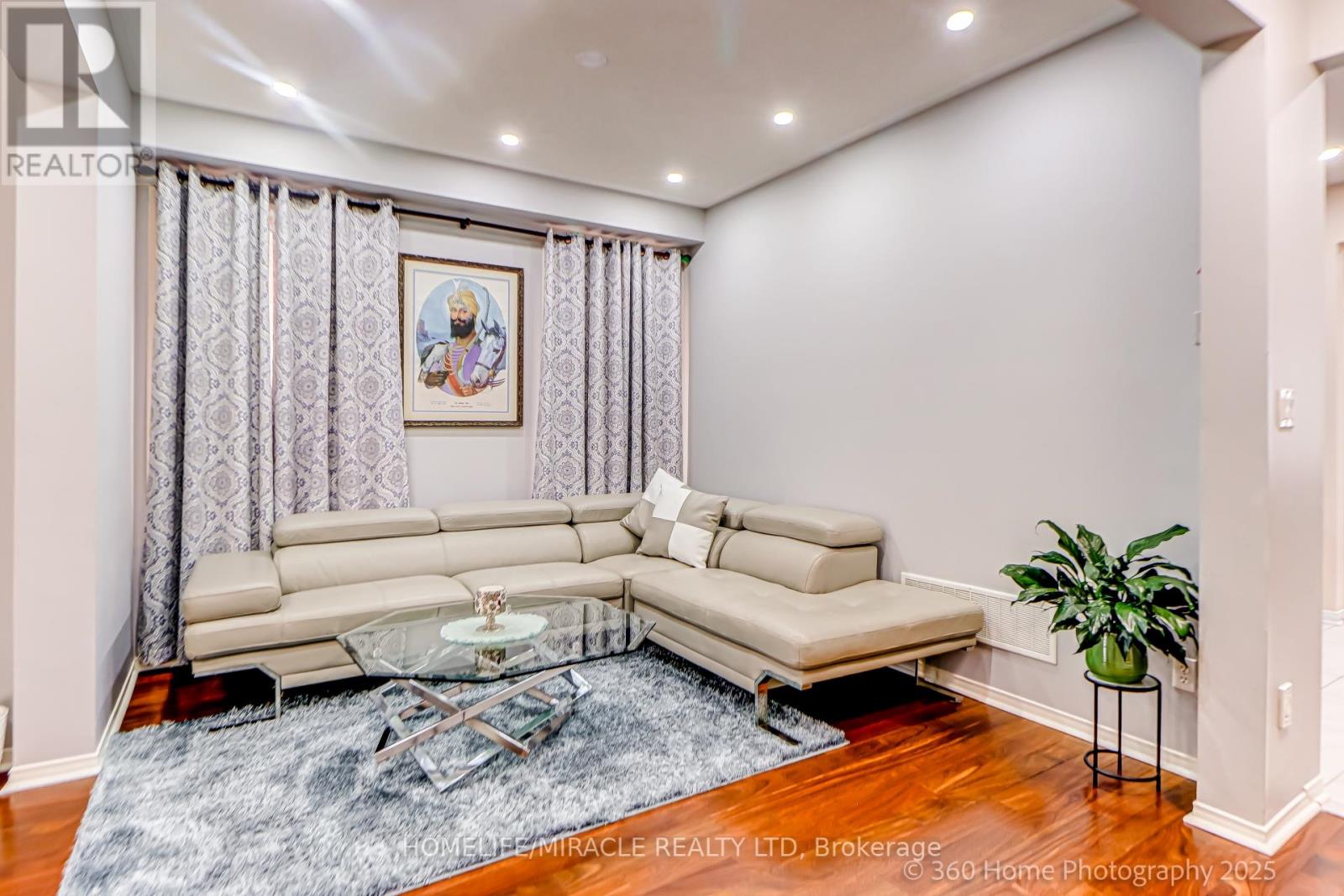 652 Lott Crescent, Milton, Ontario  L9T 7P7 - Photo 7 - W12068633