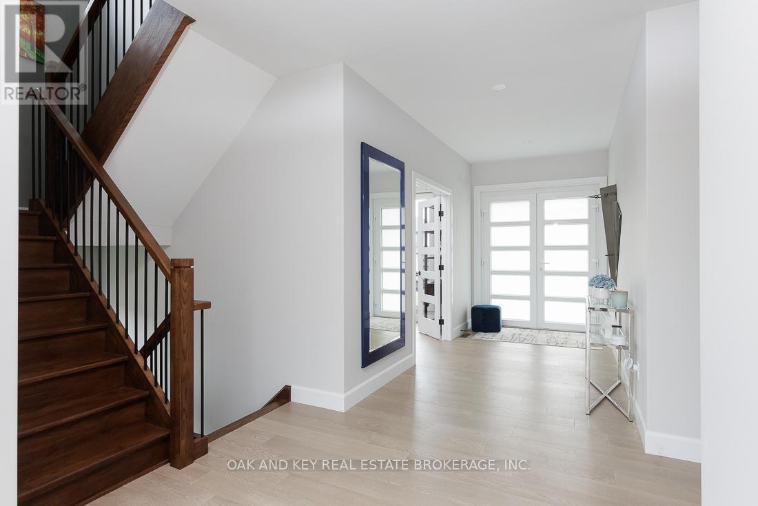 62 Crestview Drive, Middlesex Centre, Ontario  N0L 1R0 - Photo 4 - X12068732