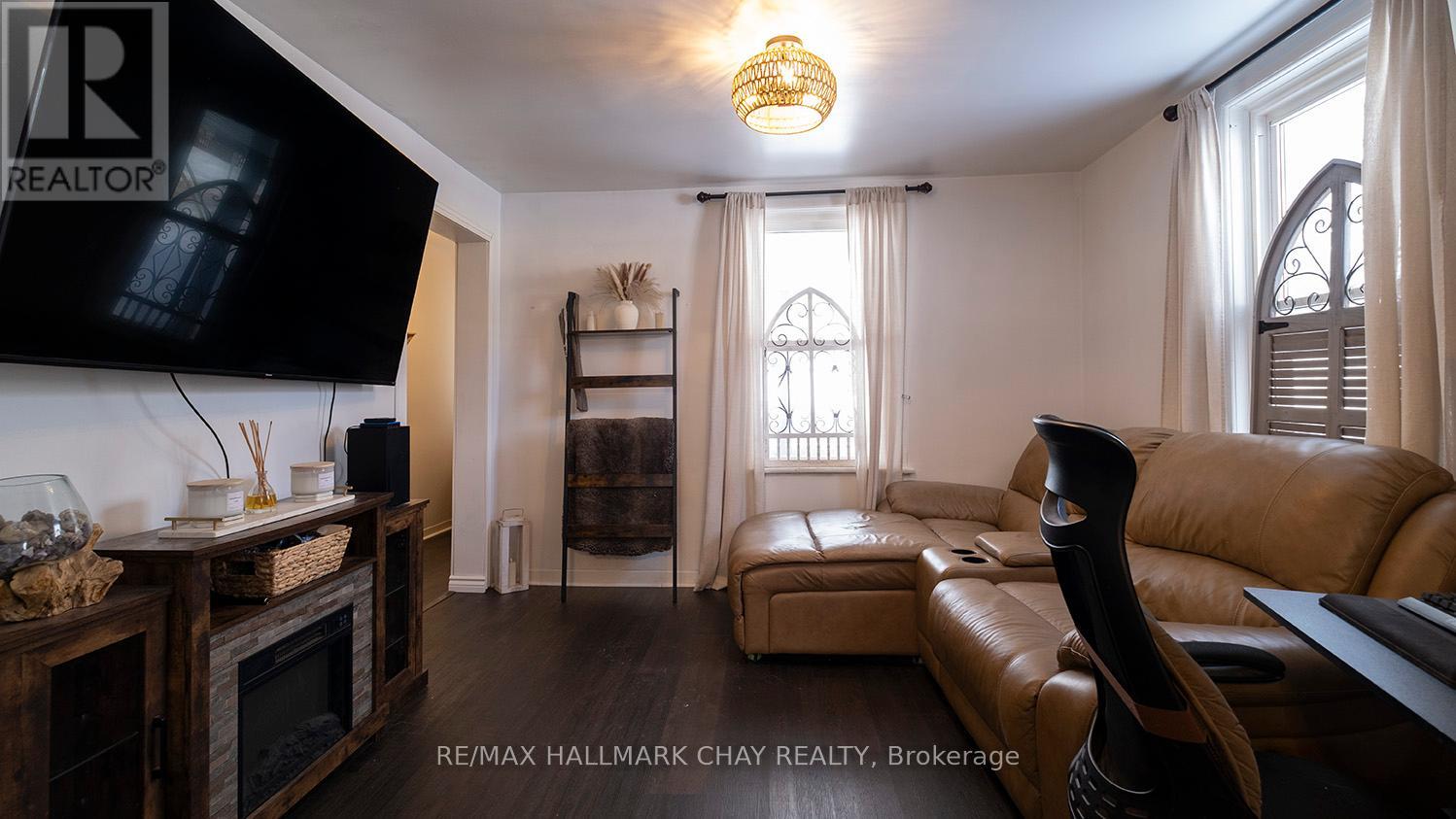 Property at 335 RUSSELL STREET image 5
