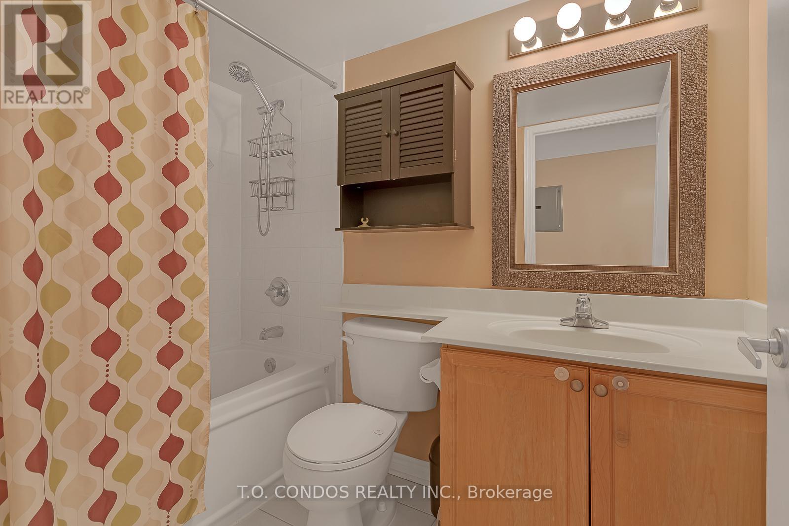 906 - 33 Elm Drive W, Mississauga, Ontario  L5B 4M2 - Photo 3 - W12068020