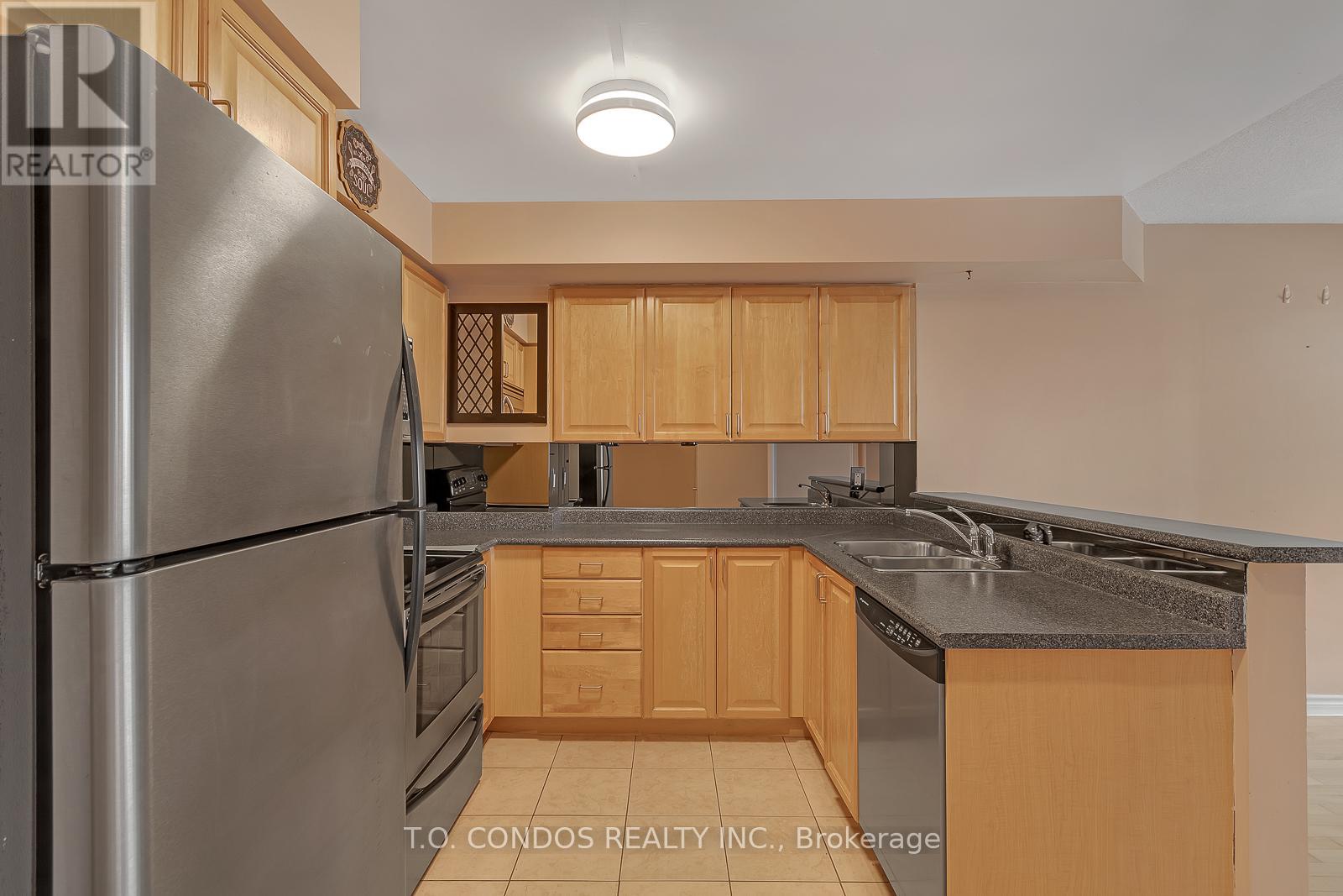 906 - 33 Elm Drive W, Mississauga, Ontario  L5B 4M2 - Photo 5 - W12068020