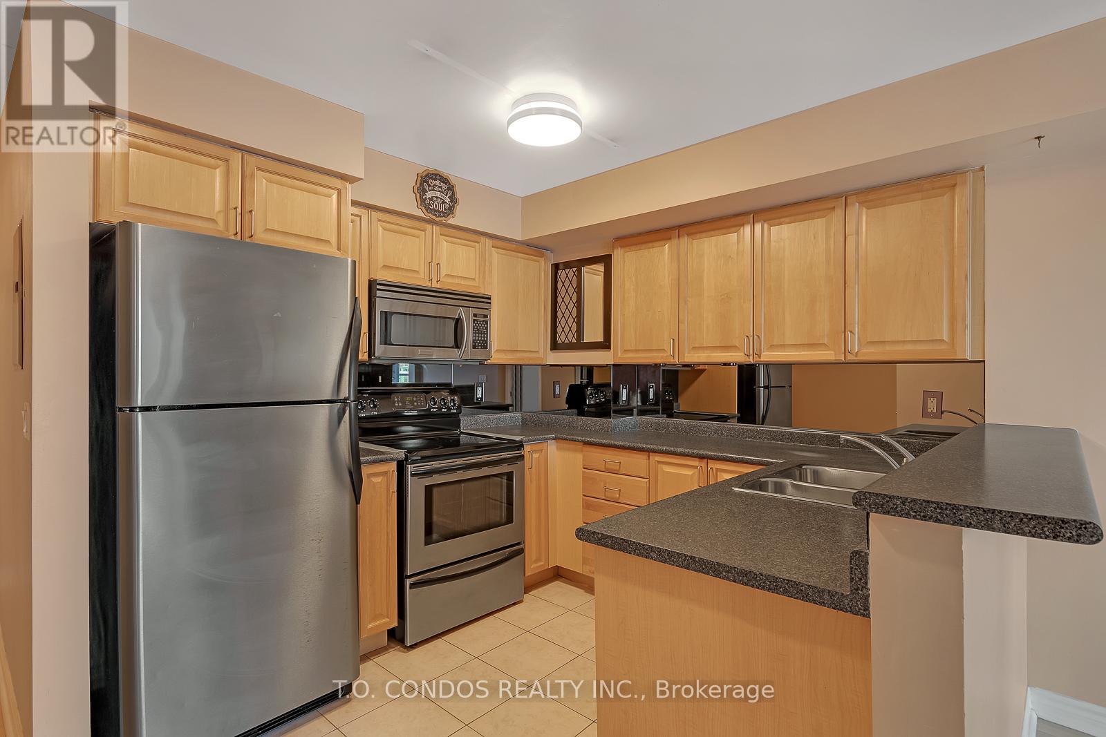 906 - 33 Elm Drive W, Mississauga, Ontario  L5B 4M2 - Photo 6 - W12068020