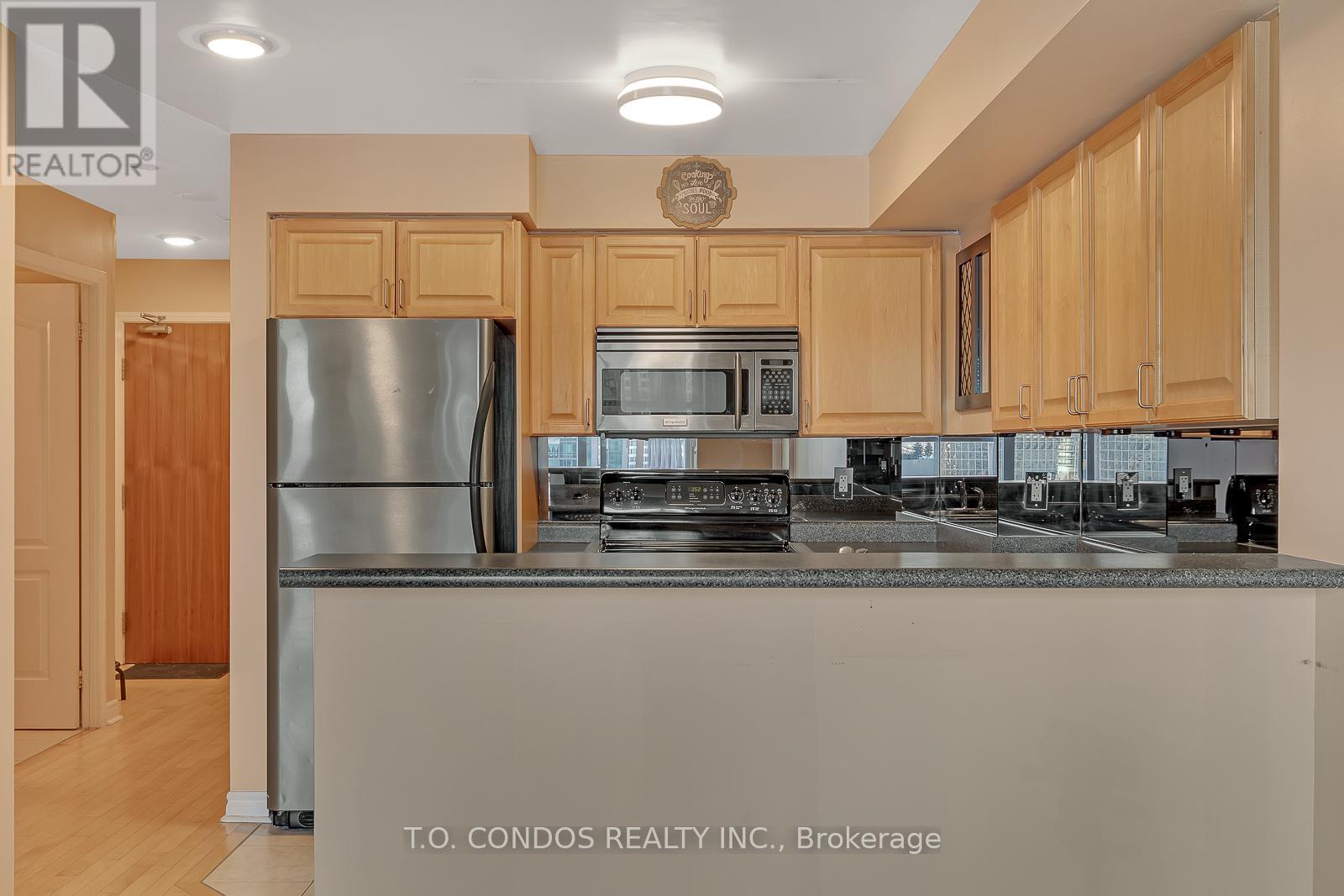 906 - 33 Elm Drive W, Mississauga, Ontario  L5B 4M2 - Photo 7 - W12068020