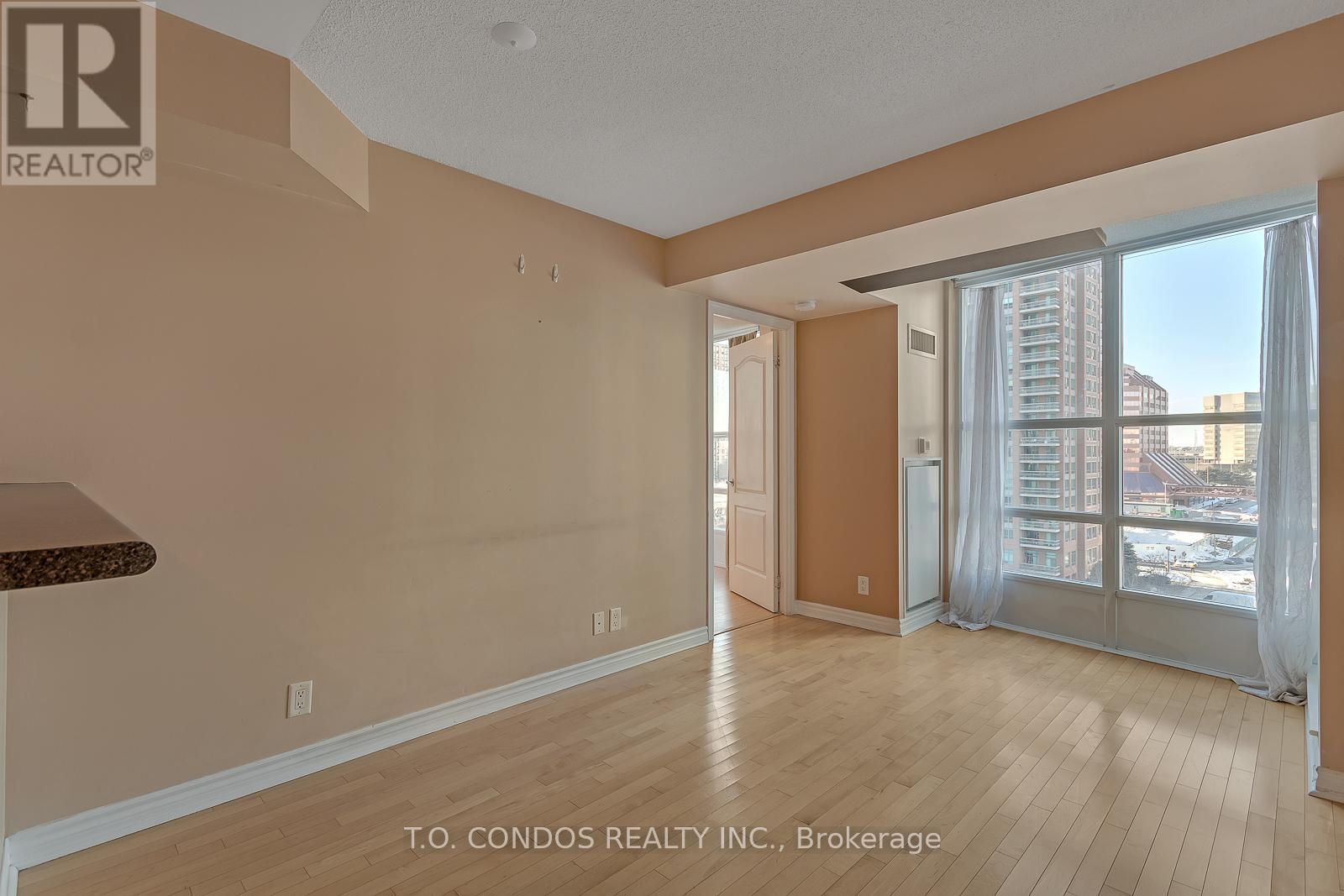 906 - 33 Elm Drive W, Mississauga, Ontario  L5B 4M2 - Photo 8 - W12068020
