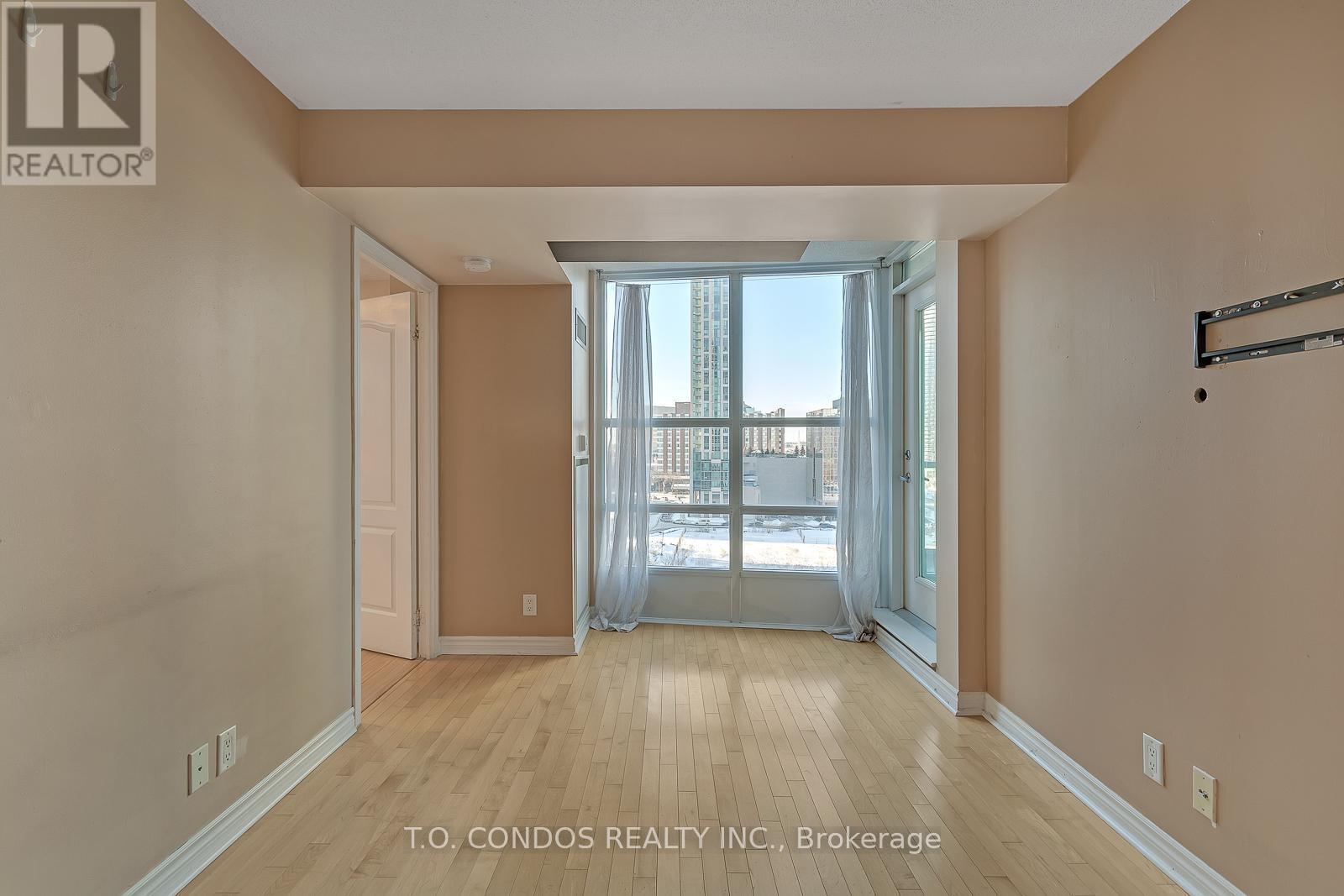 906 - 33 Elm Drive W, Mississauga, Ontario  L5B 4M2 - Photo 9 - W12068020