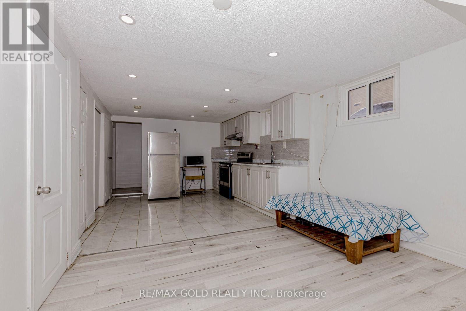 66 Corby Crescent, Brampton (Brampton South), Ontario  L6Y 1H1 - Photo 11 - W12022186
