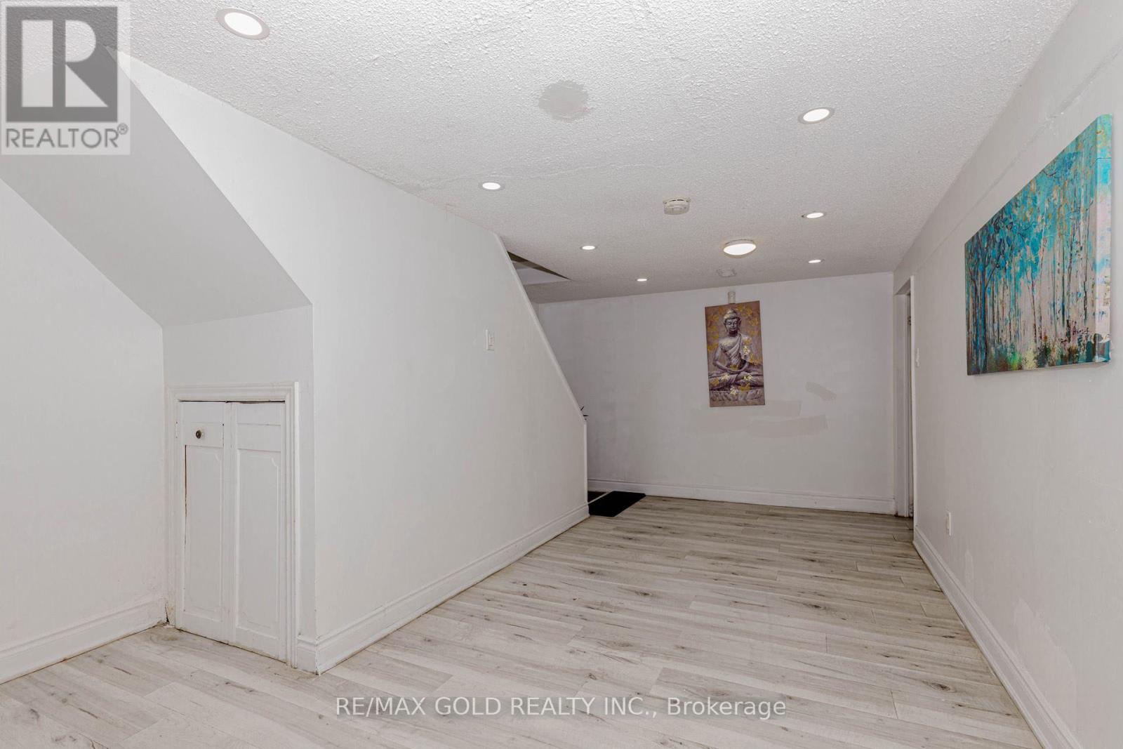 66 Corby Crescent, Brampton (Brampton South), Ontario  L6Y 1H1 - Photo 9 - W12022186