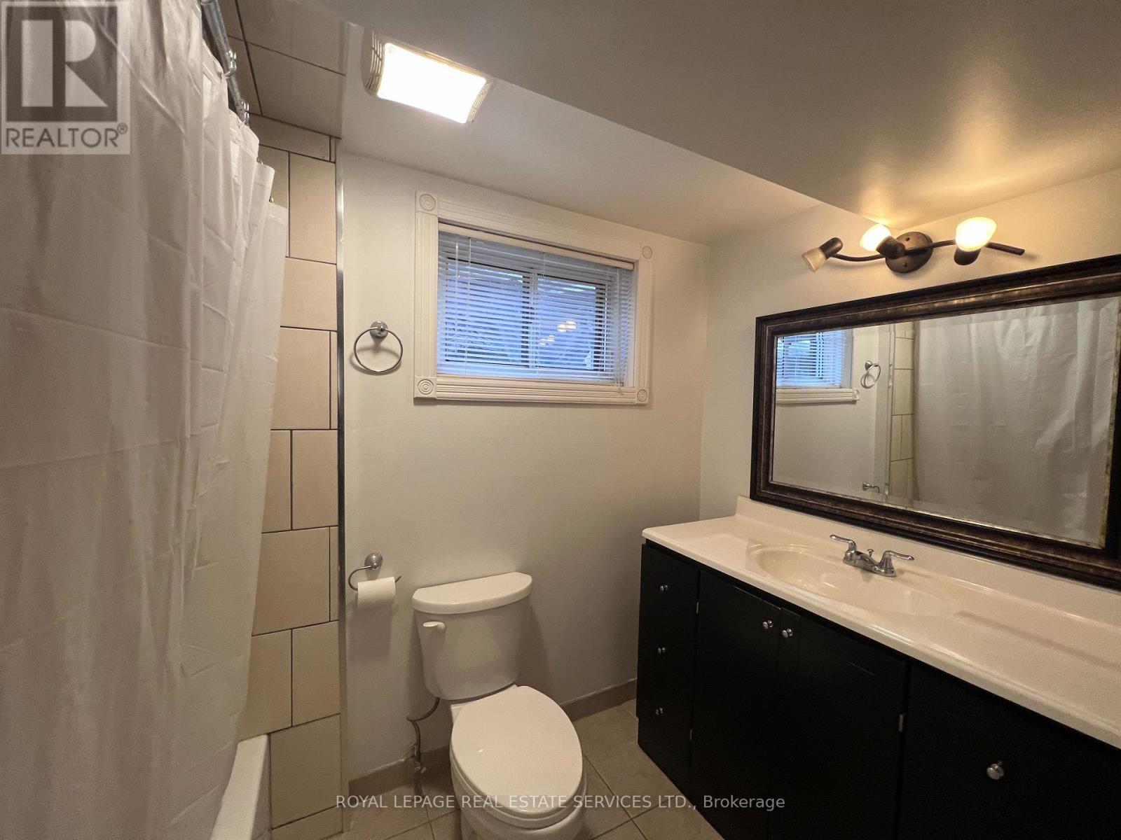 Basement - 553 Valley Drive, Oakville, Ontario  L6L 4L9 - Photo 11 - W12057175